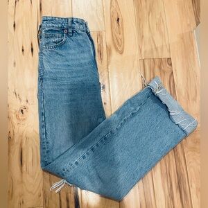 Zara Distressed High Rise Ripped Jeans!